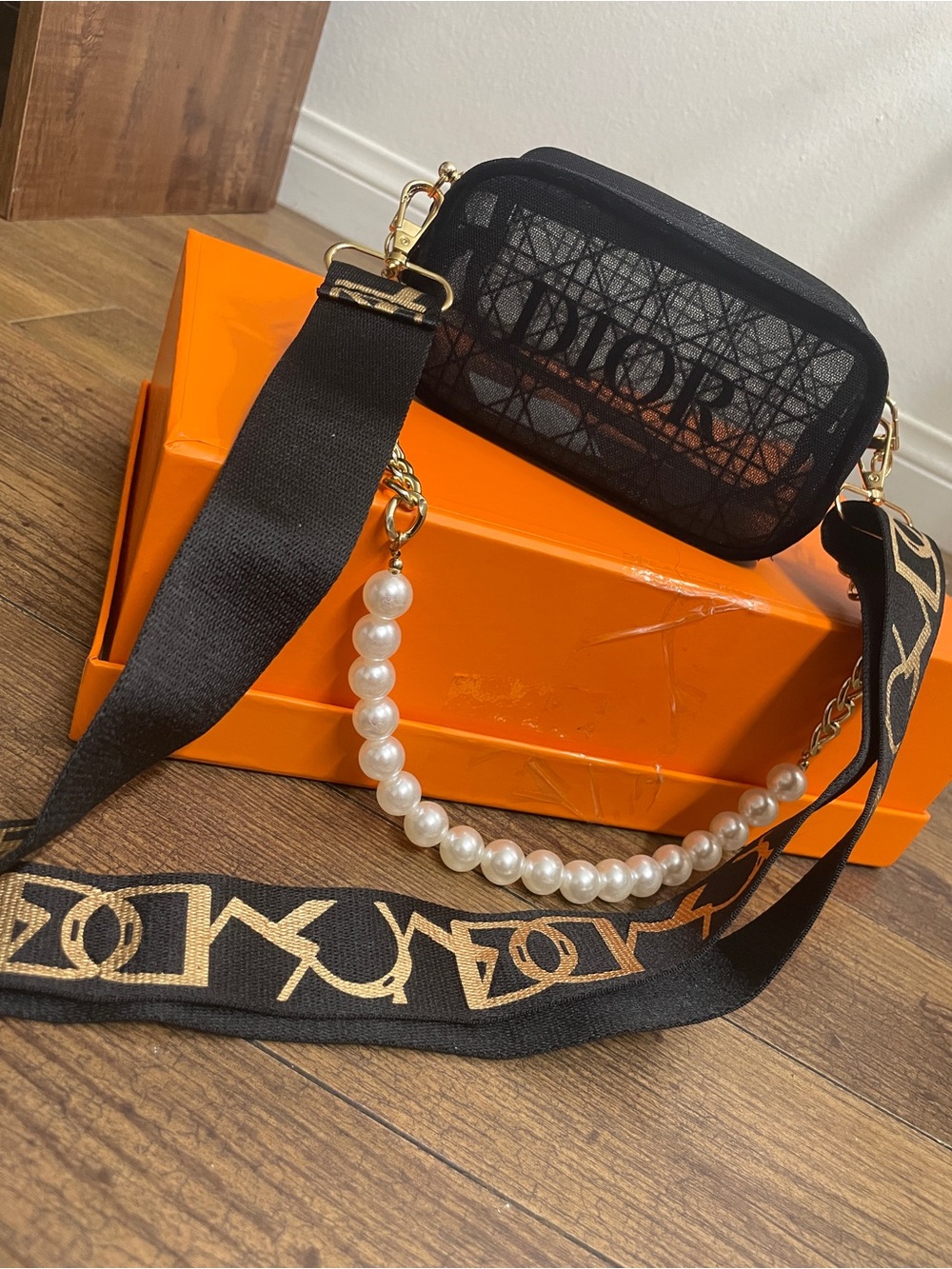 Dior Black Crossbody Bag with Pearl & Gold Chain - Picture 3 of 15